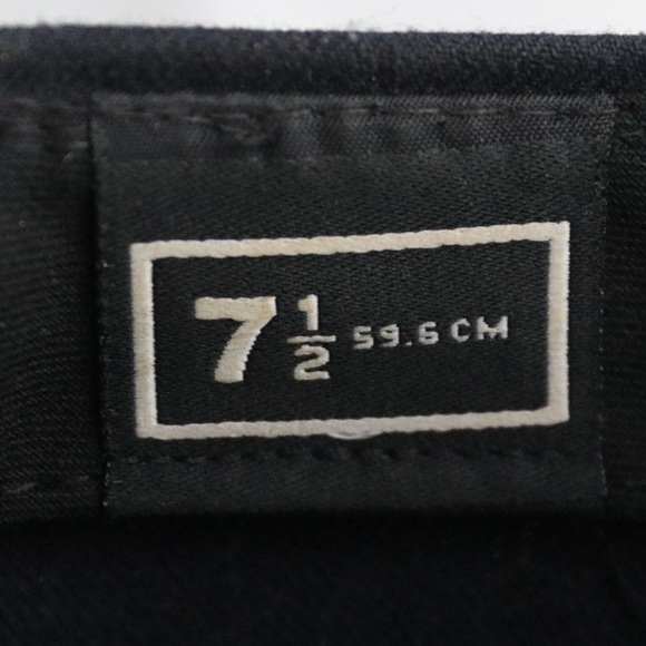 Atlanta Braves New Era Fitted Hat - Picture 9 of 10